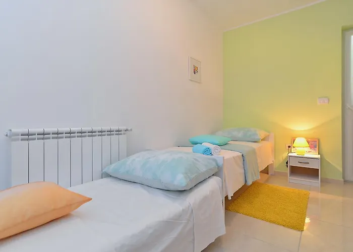 Olivera 1726 Pula