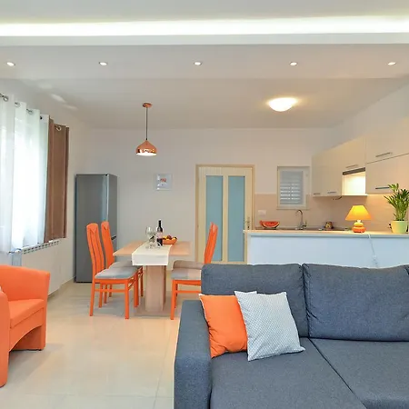 Olivera 1726 Apartment *