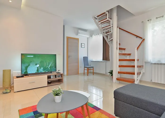 Olivera 1726 Apartment